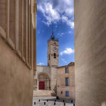 Le Tolosana - 4 Personnes - Centre Wifi Cosy Saint-Gilles (Gard)